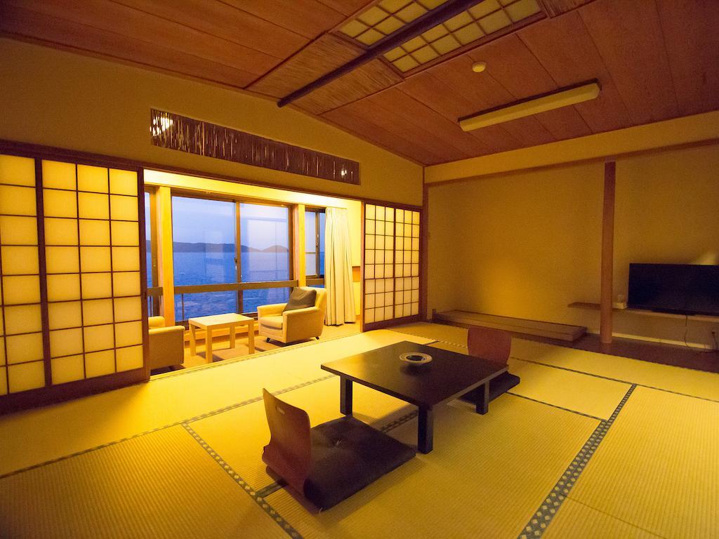 Wakayama Kada Onsen Kada Kaigetsu Hotel Стая снимка