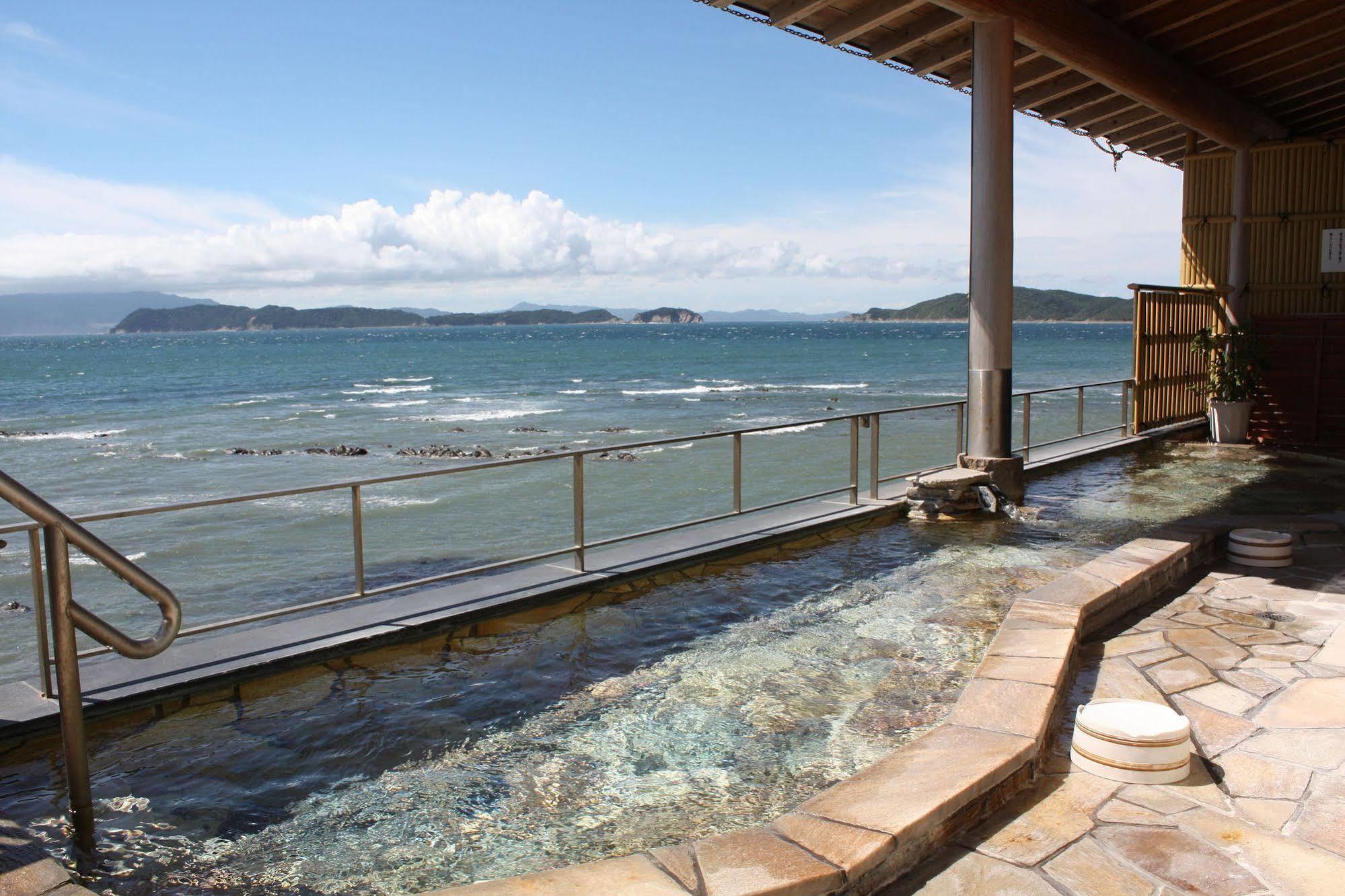 Wakayama Kada Onsen Kada Kaigetsu Hotel Екстериор снимка